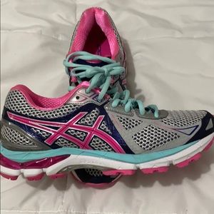 ASICS dynamic duo max (never worn)